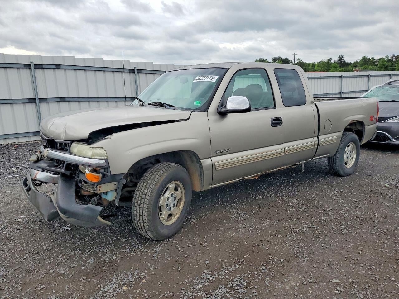 Salvage Chevrolet Silverado Image