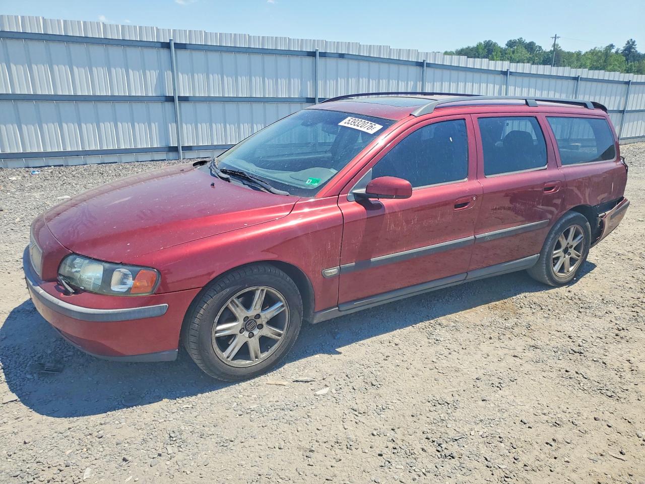 Salvage Volvo V70 Image