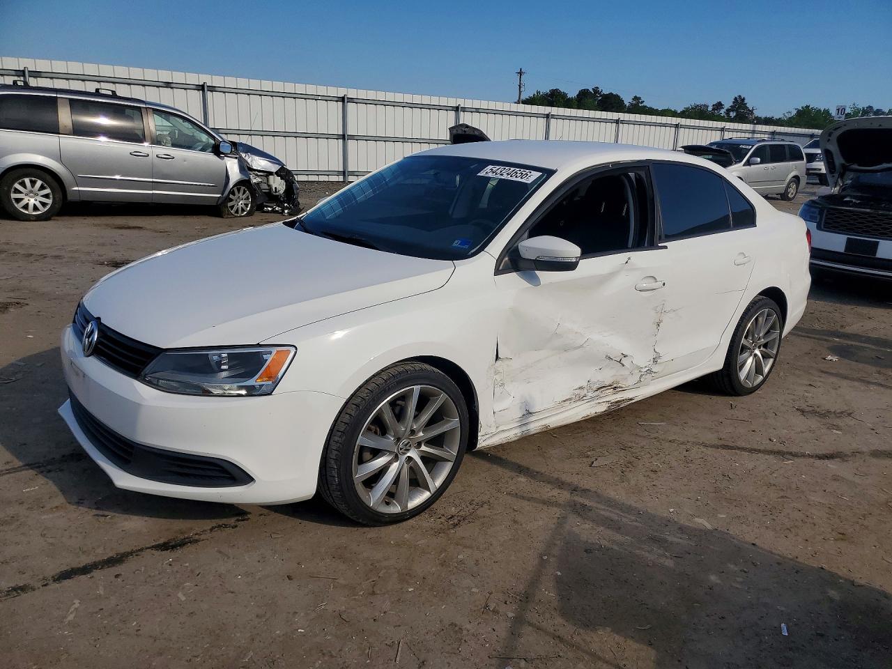Salvage Volkswagen Jetta Image