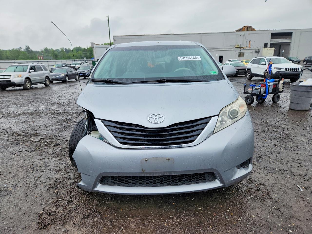 Toyota Sienna Le