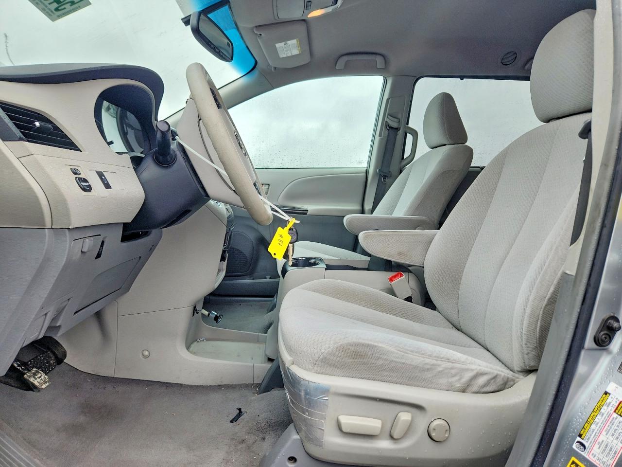 Toyota Sienna Le