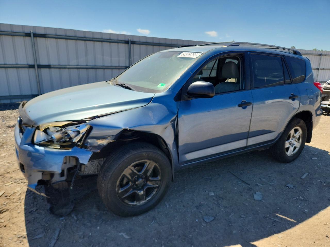 Salvage Toyota RAV4 Image