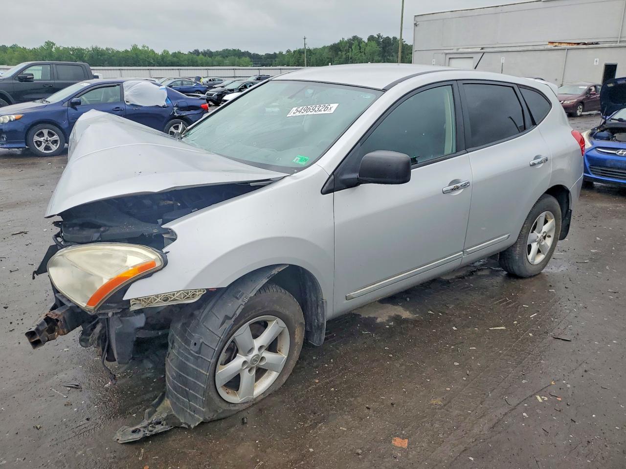 Salvage Nissan Rogue Image