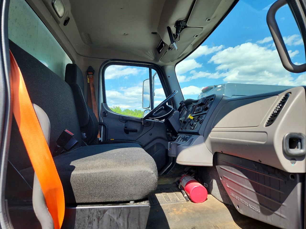 Freightliner M2