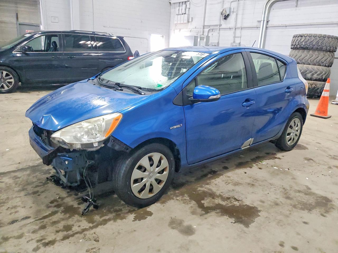 Salvage Toyota Prius Image