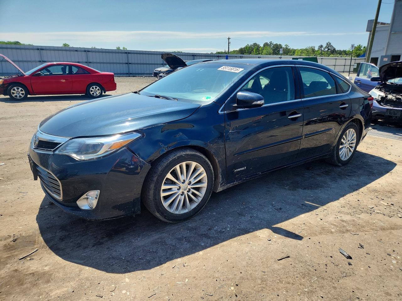 Salvage Toyota Avalon Image