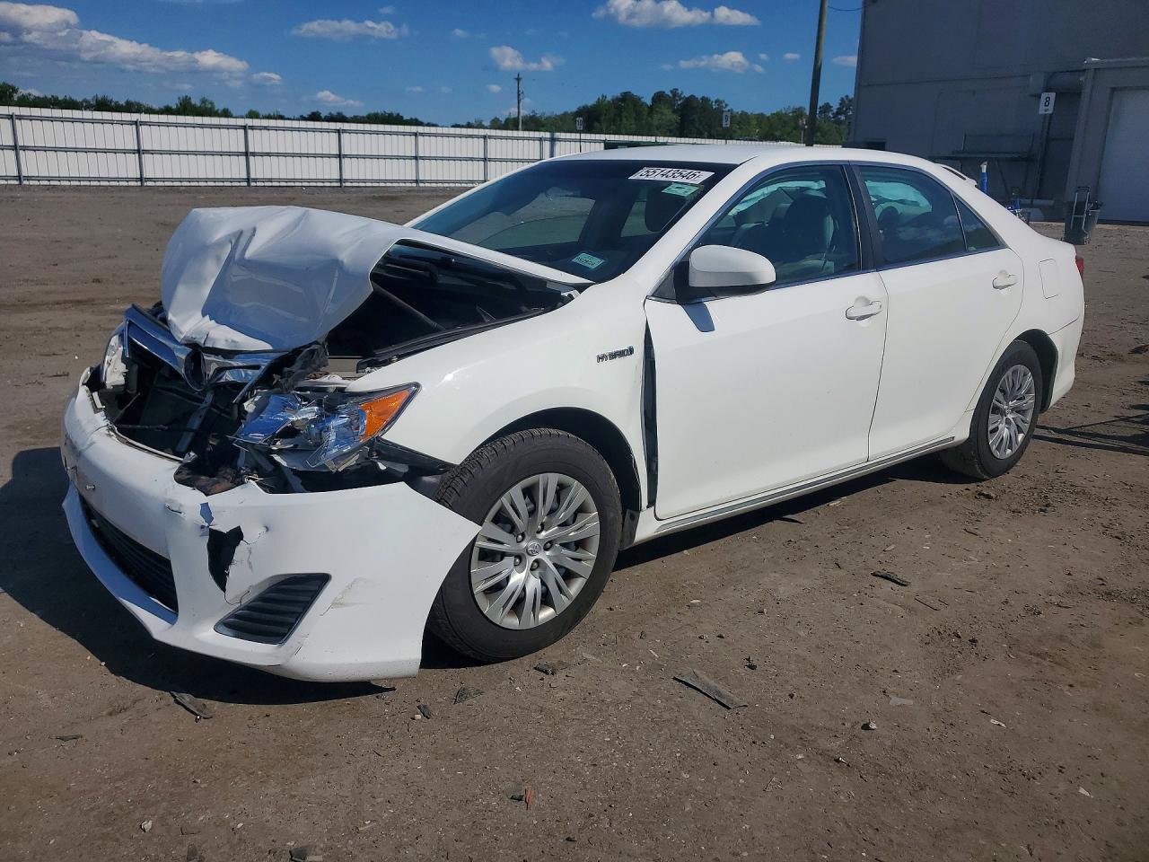 Salvage Toyota Camry Image