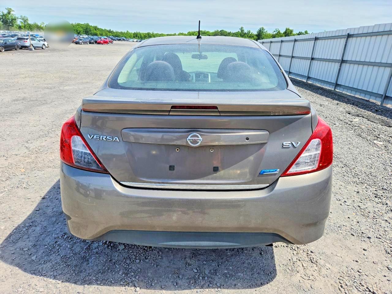 Nissan Versa 1.6 Sv