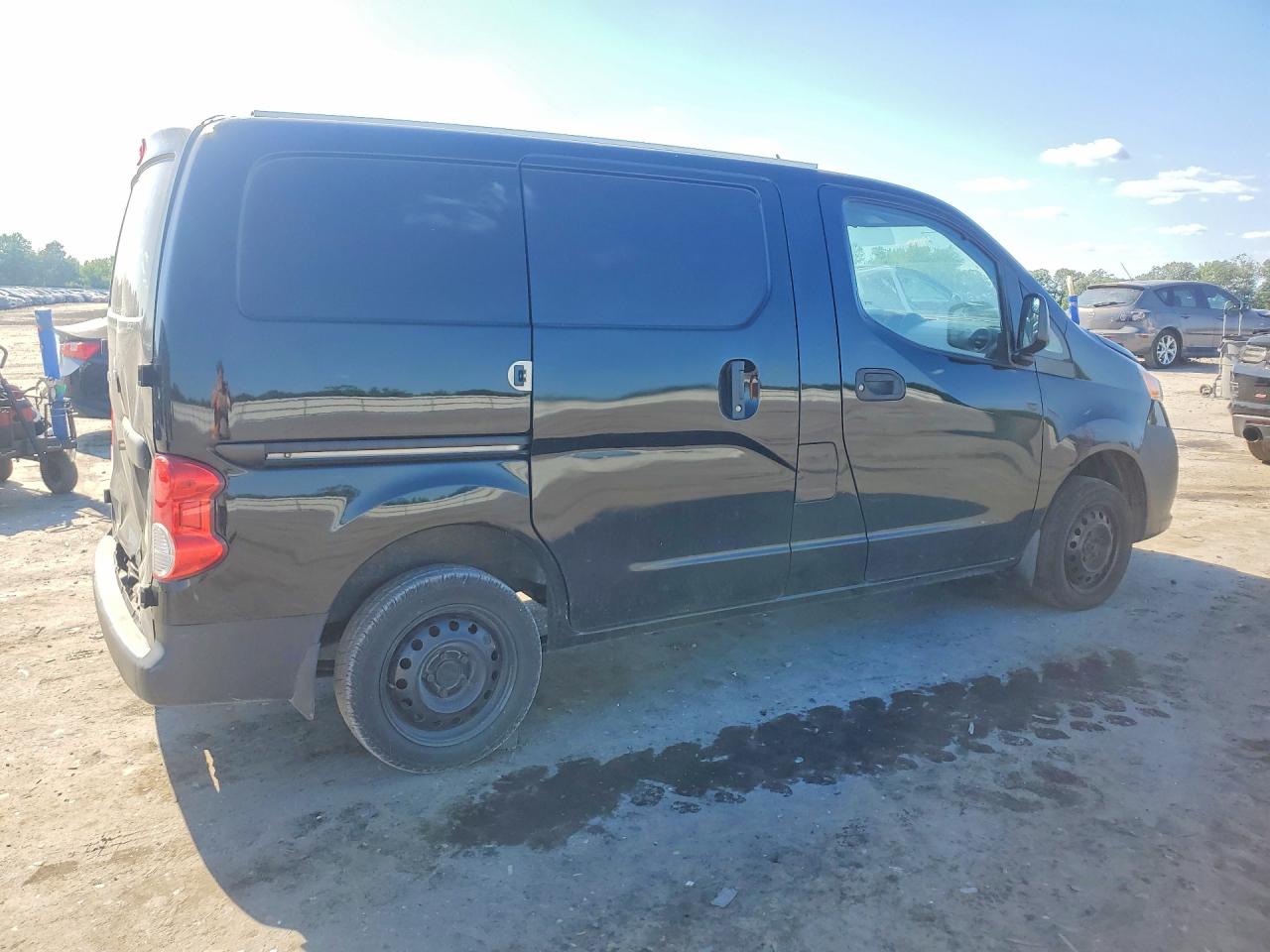 Nissan Nv