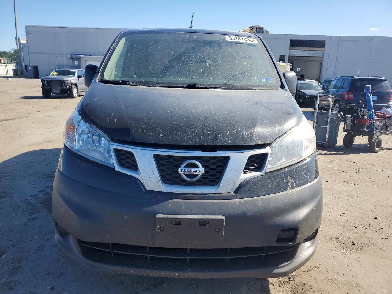 Nissan Nv