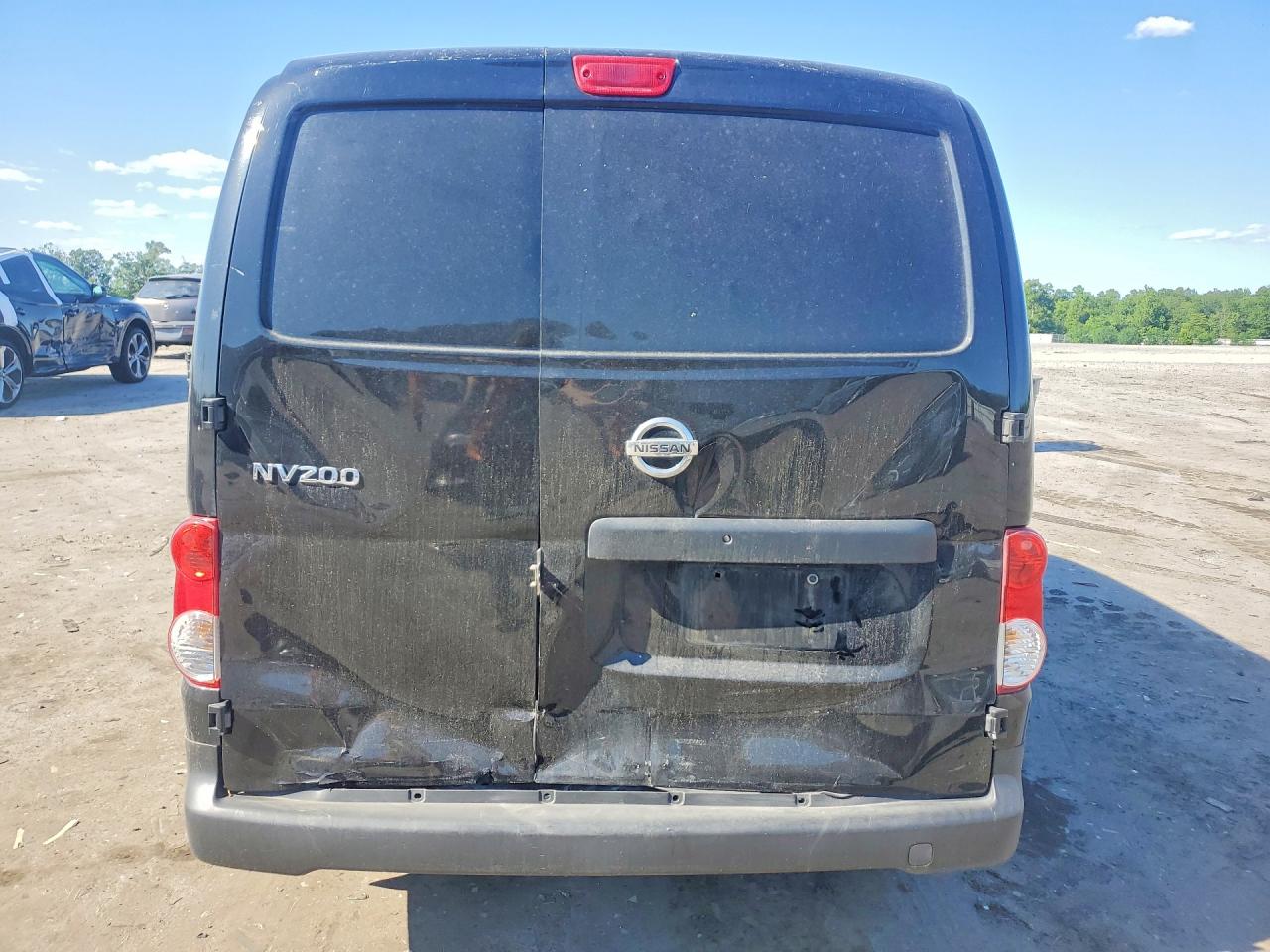 Nissan Nv