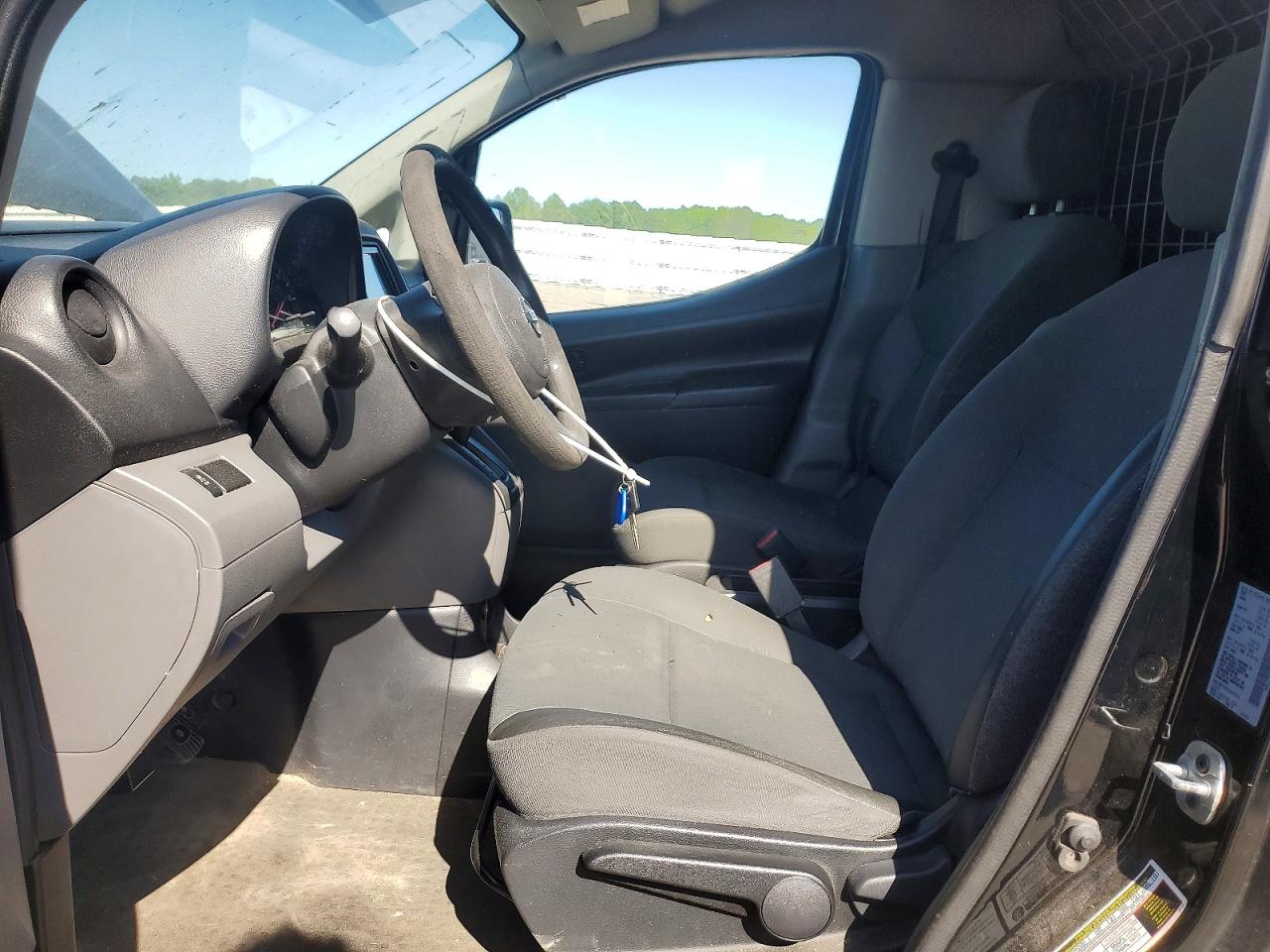 Nissan Nv