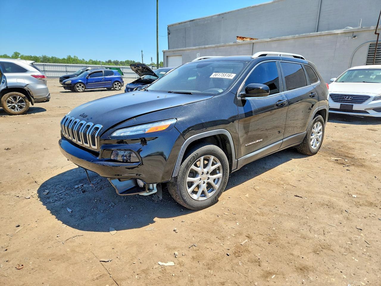Salvage Jeep Cherokee Image