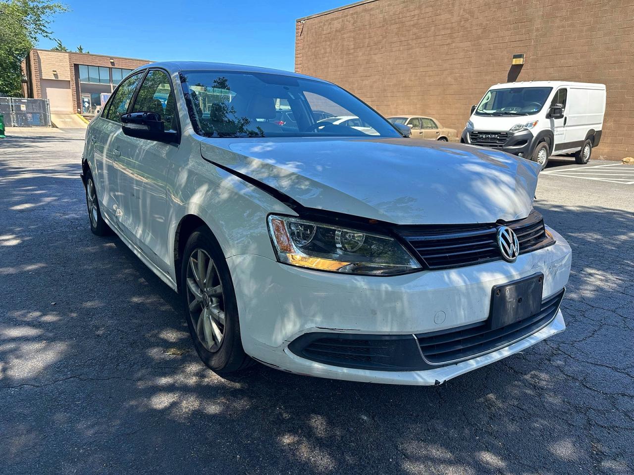 Salvage Volkswagen Jetta Image