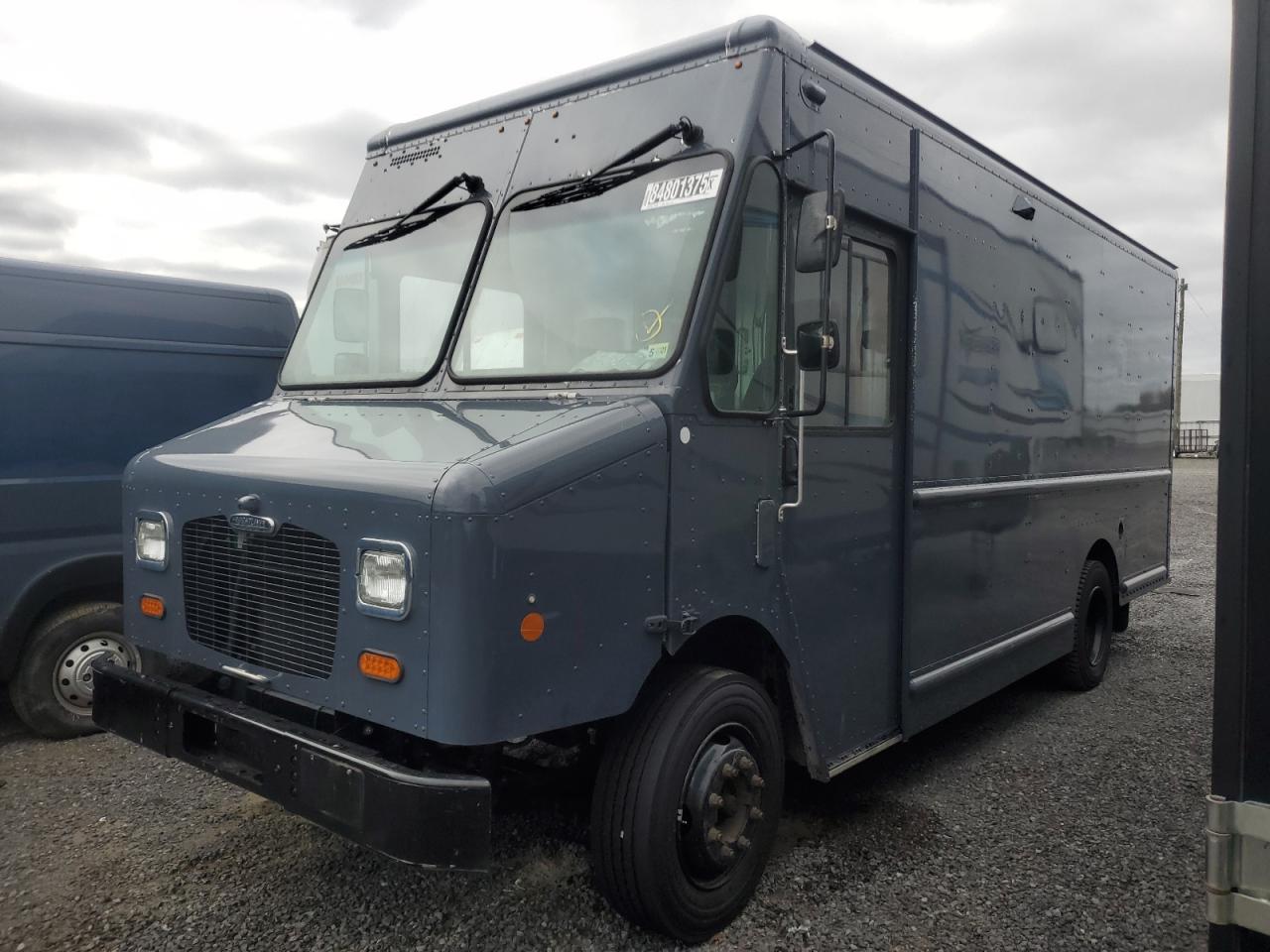 Salvage Freightliner Chassis Image