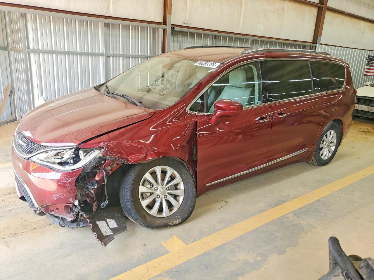 Salvage Chrysler Pacifica Image