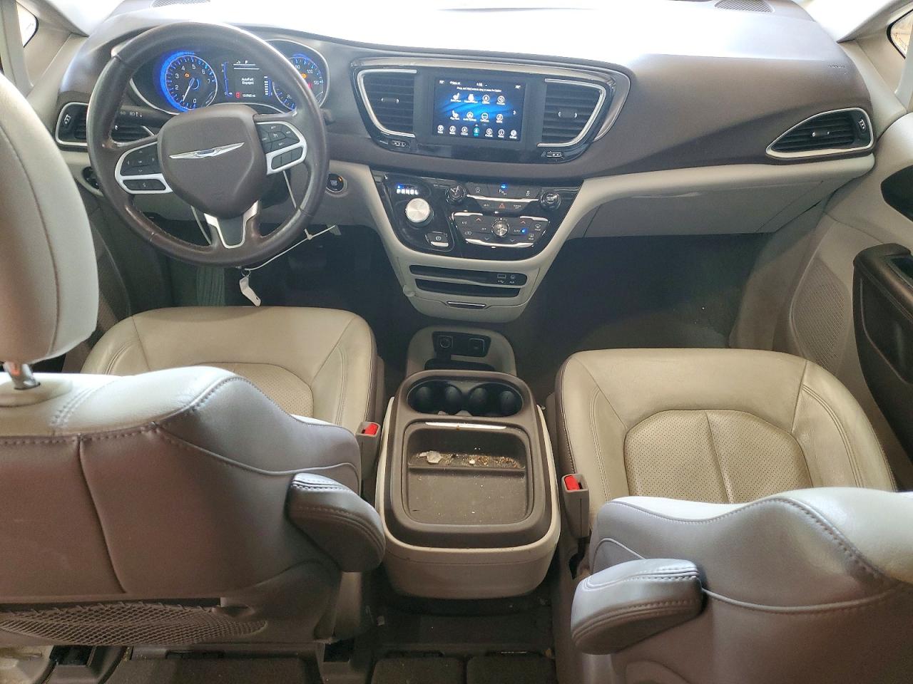 Chrysler Pacifica Touring L
