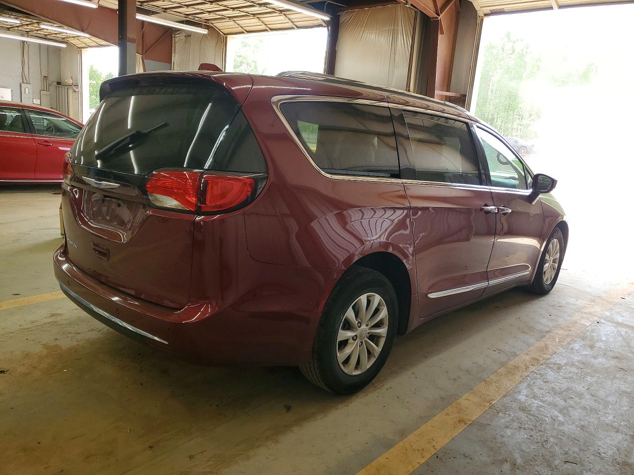 Chrysler Pacifica Touring L