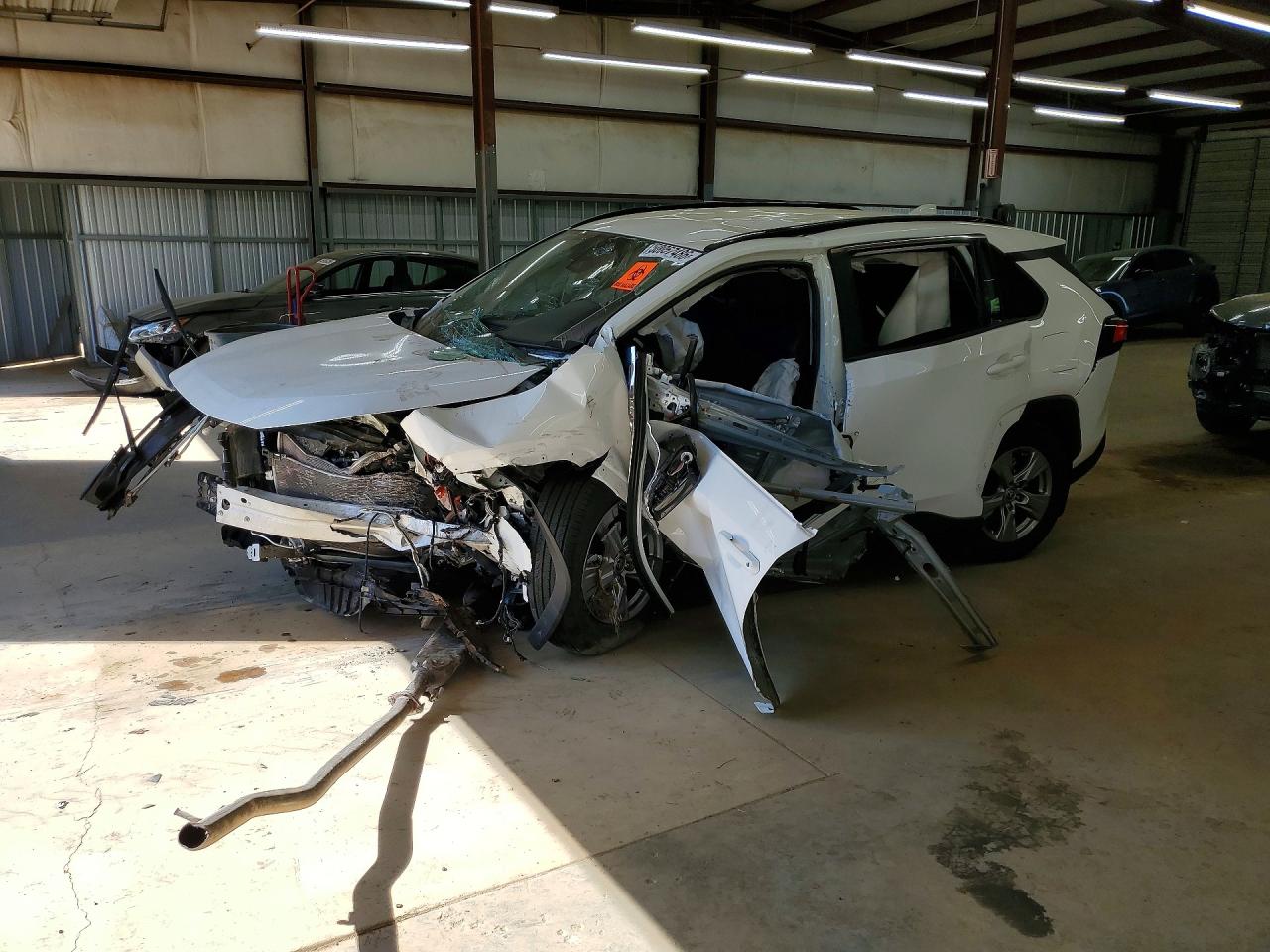 Salvage Toyota RAV4 Image
