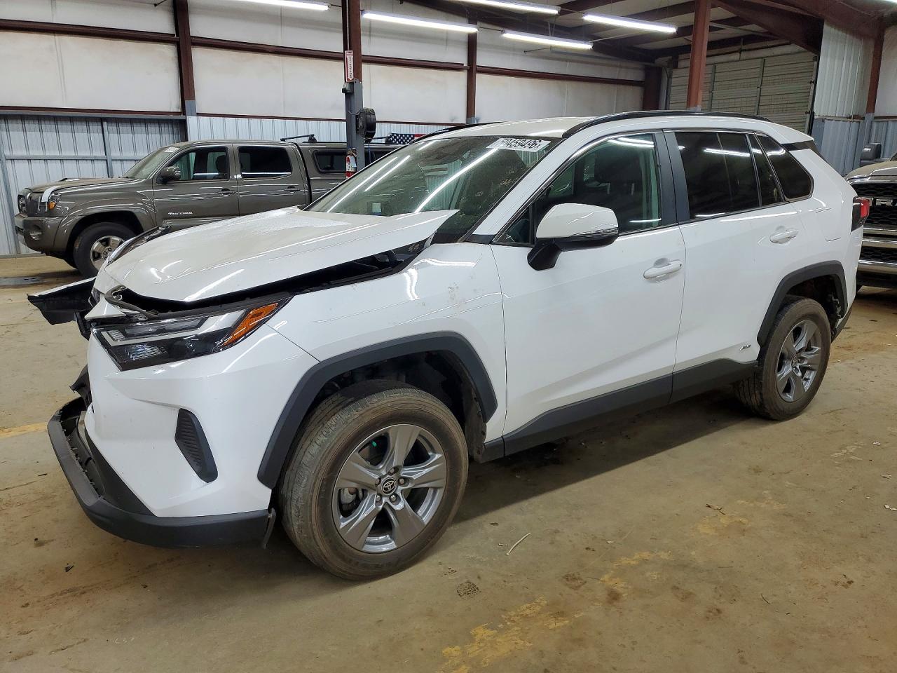 Salvage Toyota RAV4 Image