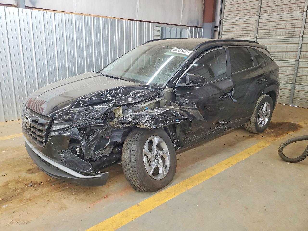 Salvage Hyundai TUCSON Image