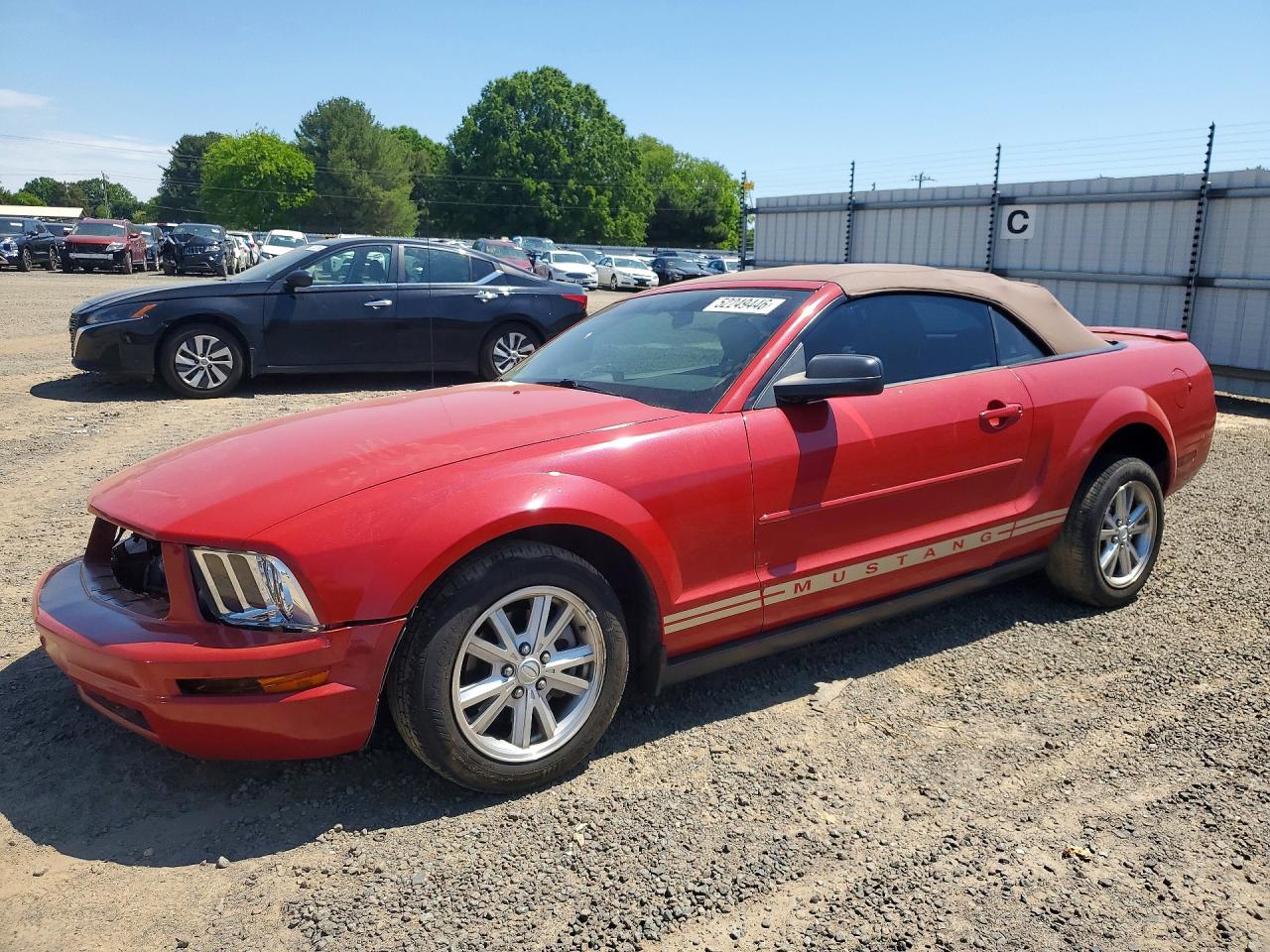 Salvage Ford Mustang Image