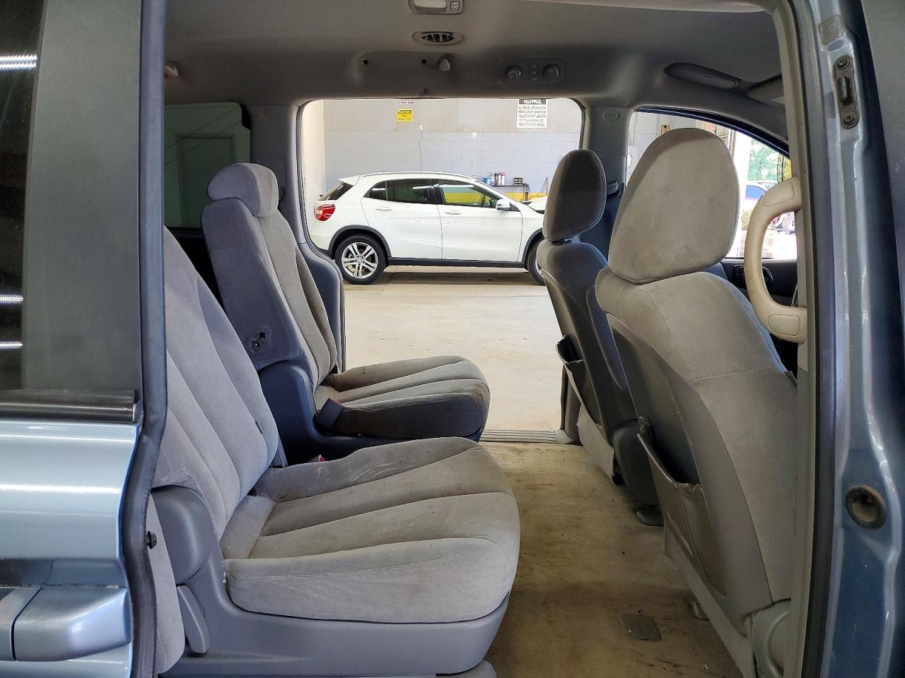 Kia Sedona Lx