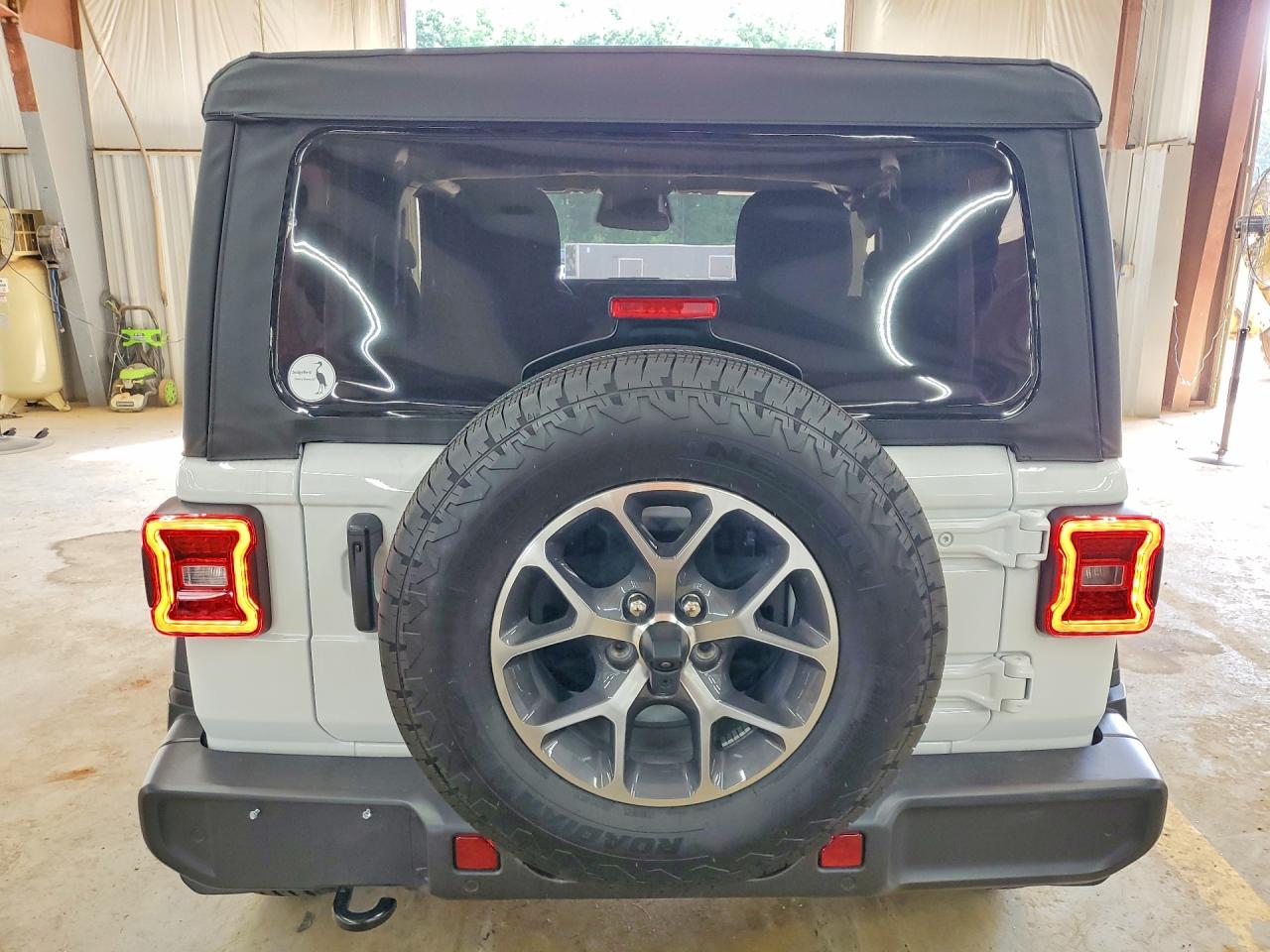 Jeep Wrangler Sport