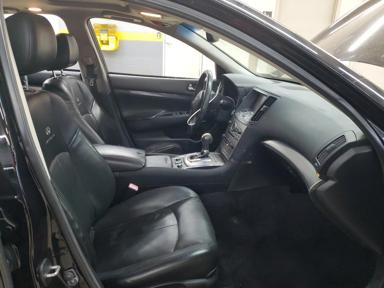 INFINITI G37
