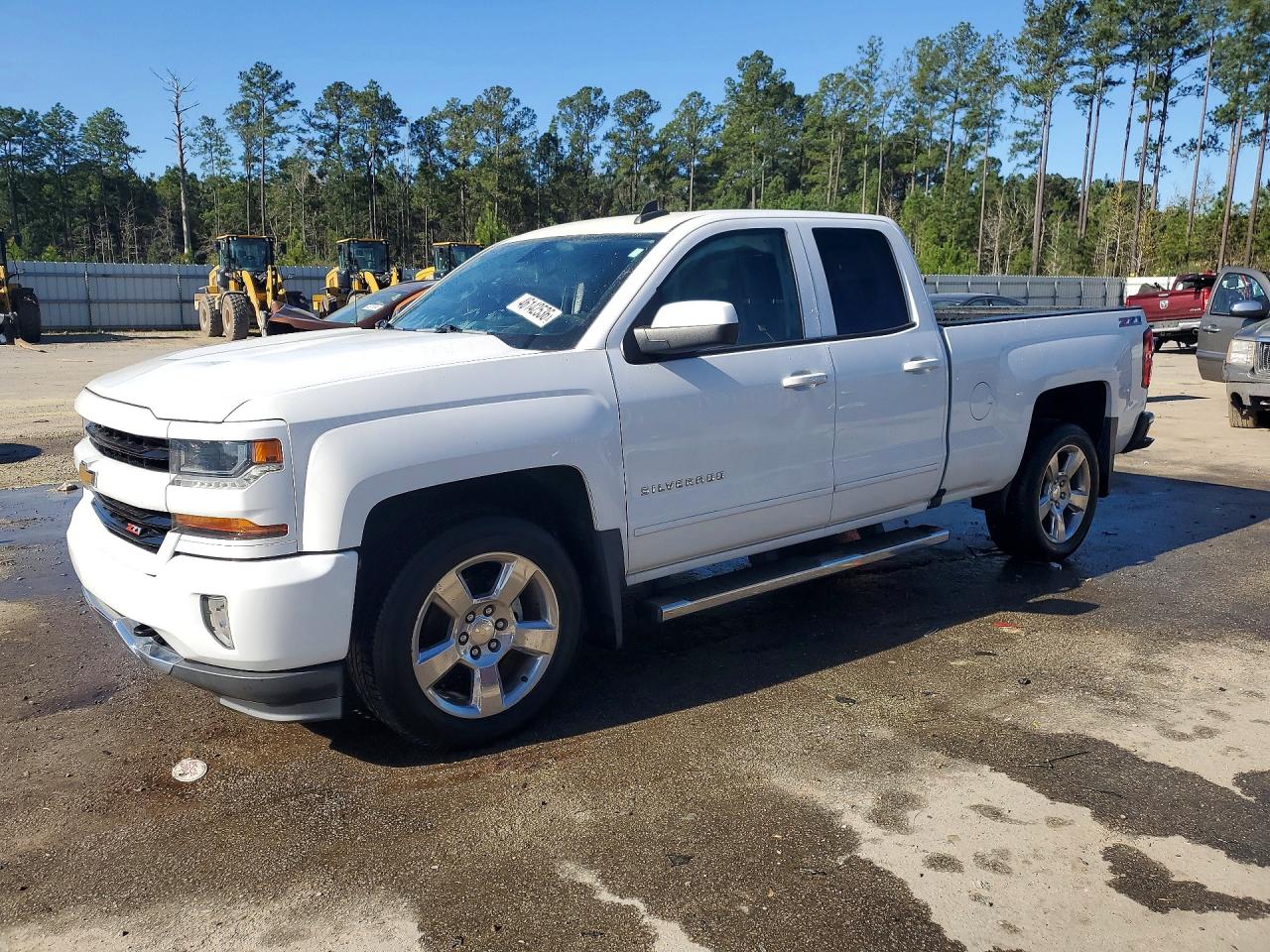 Salvage Chevrolet Silverado Image