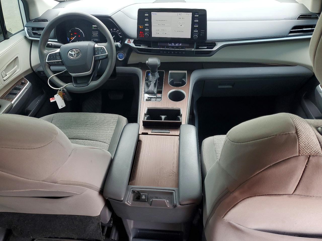 Toyota Sienna Le 8-passenger