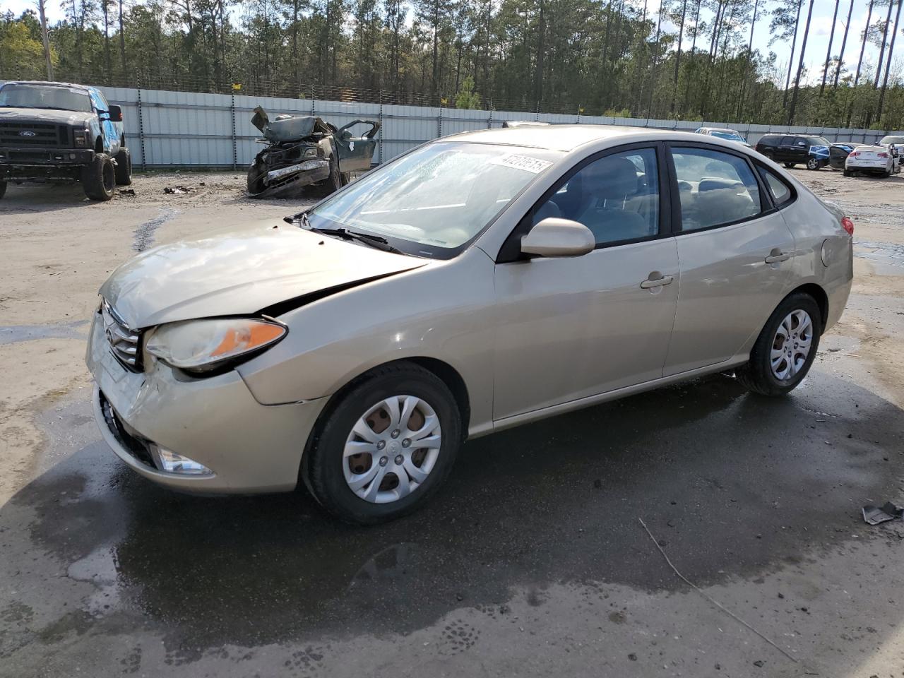 Salvage Hyundai ELANTRA Image