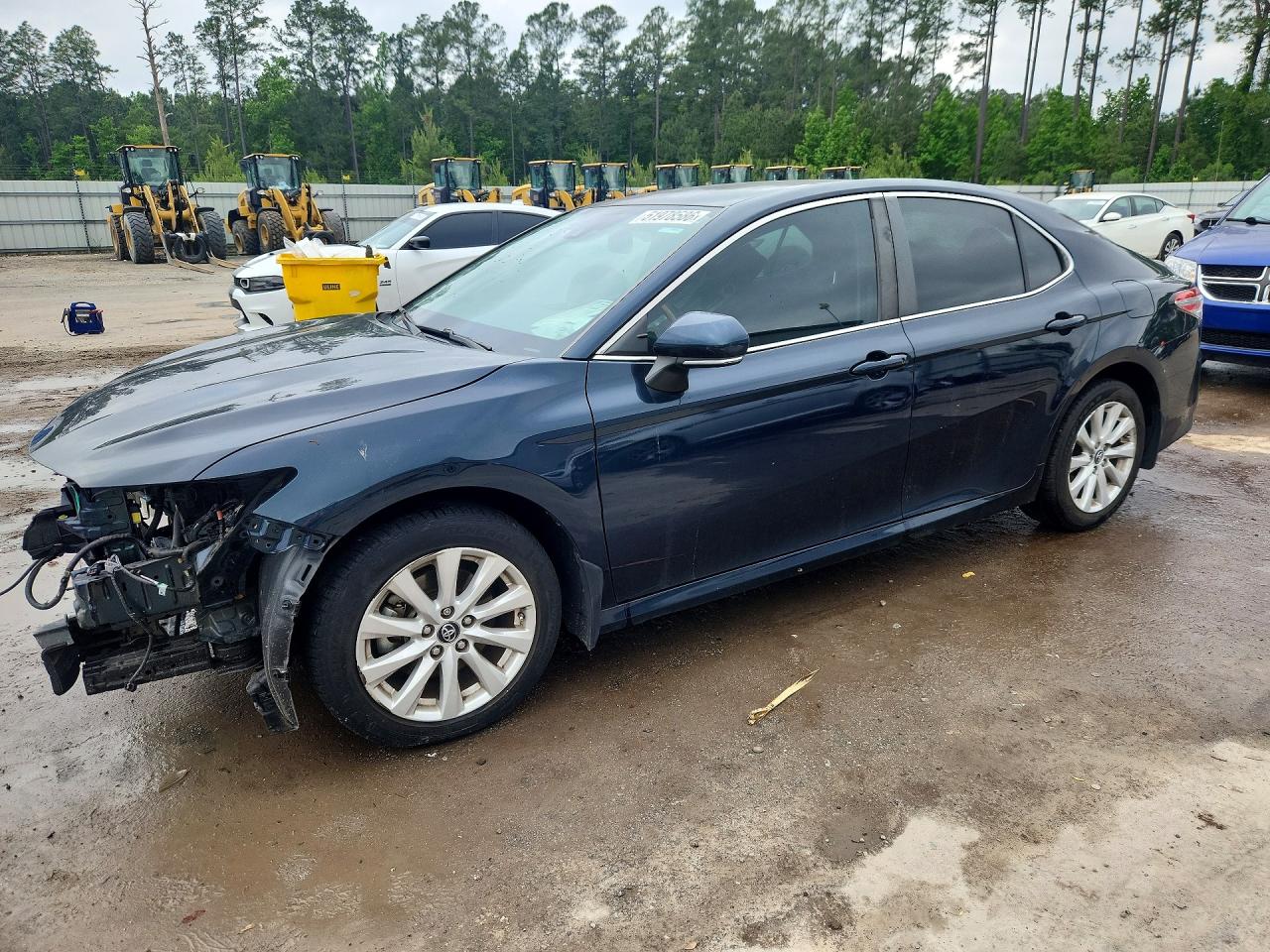 Salvage Toyota Camry Image