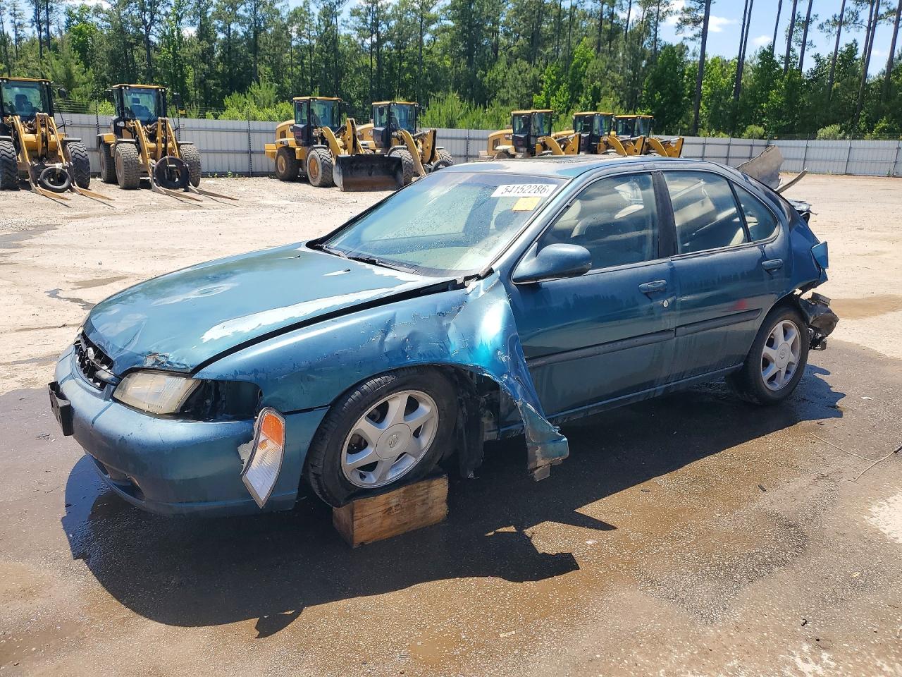 Salvage Nissan Altima Image