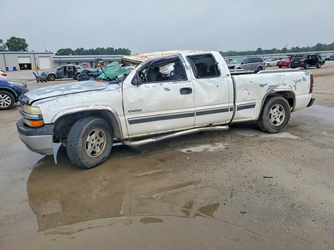 Salvage Chevrolet Silverado Image