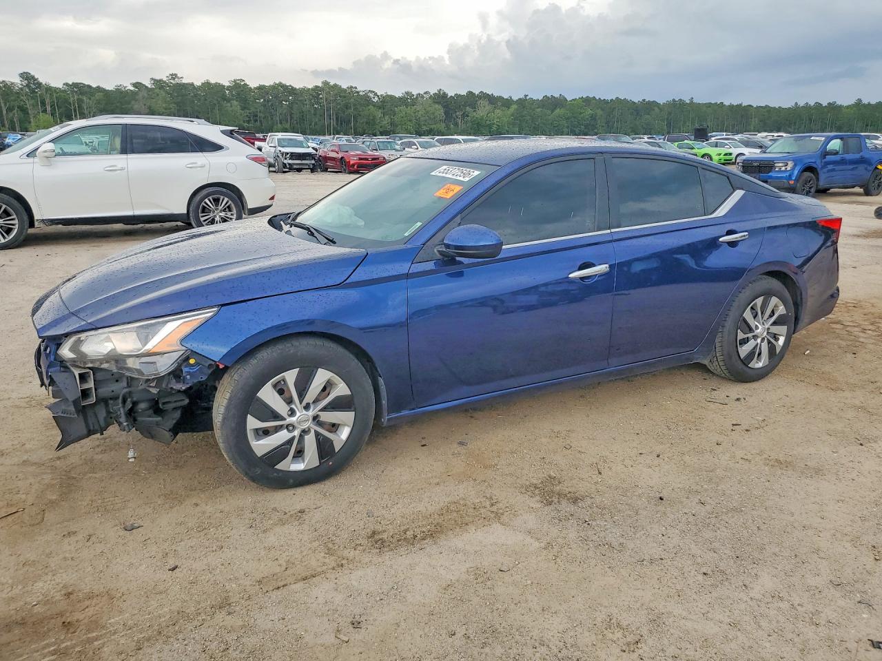 Salvage Nissan Altima Image