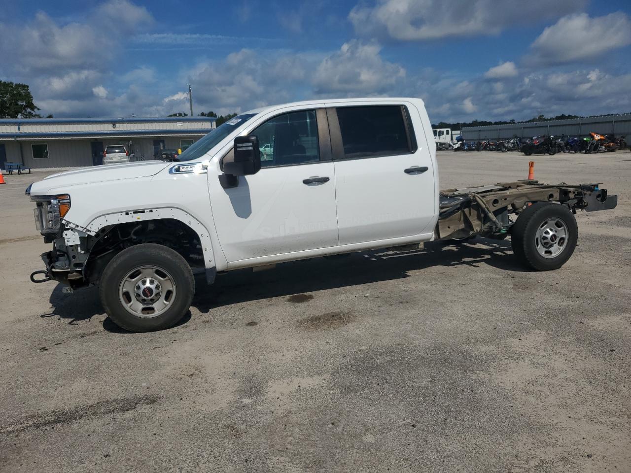 Salvage GMC Sierra Image