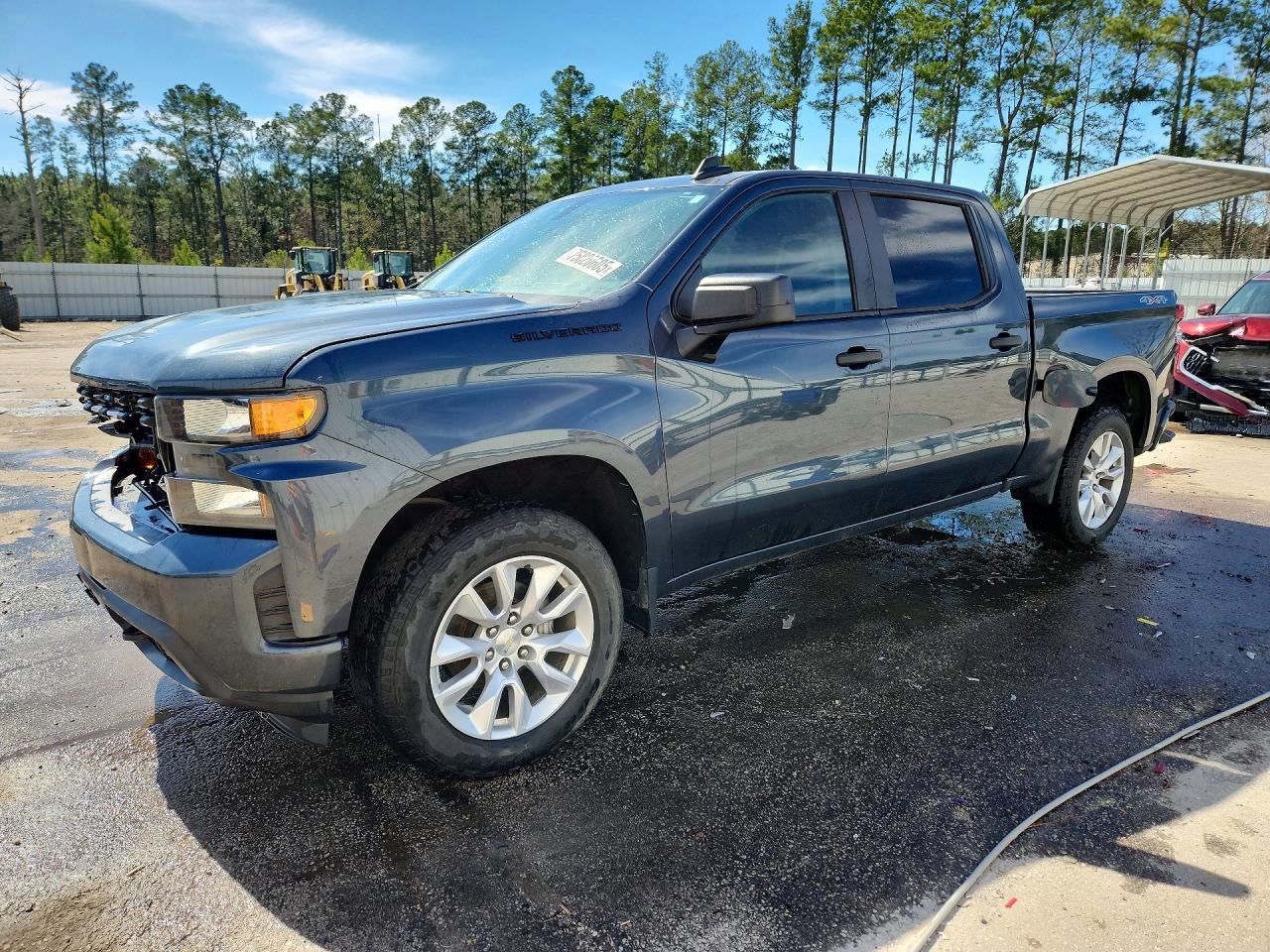 Salvage Chevrolet Silverado Image