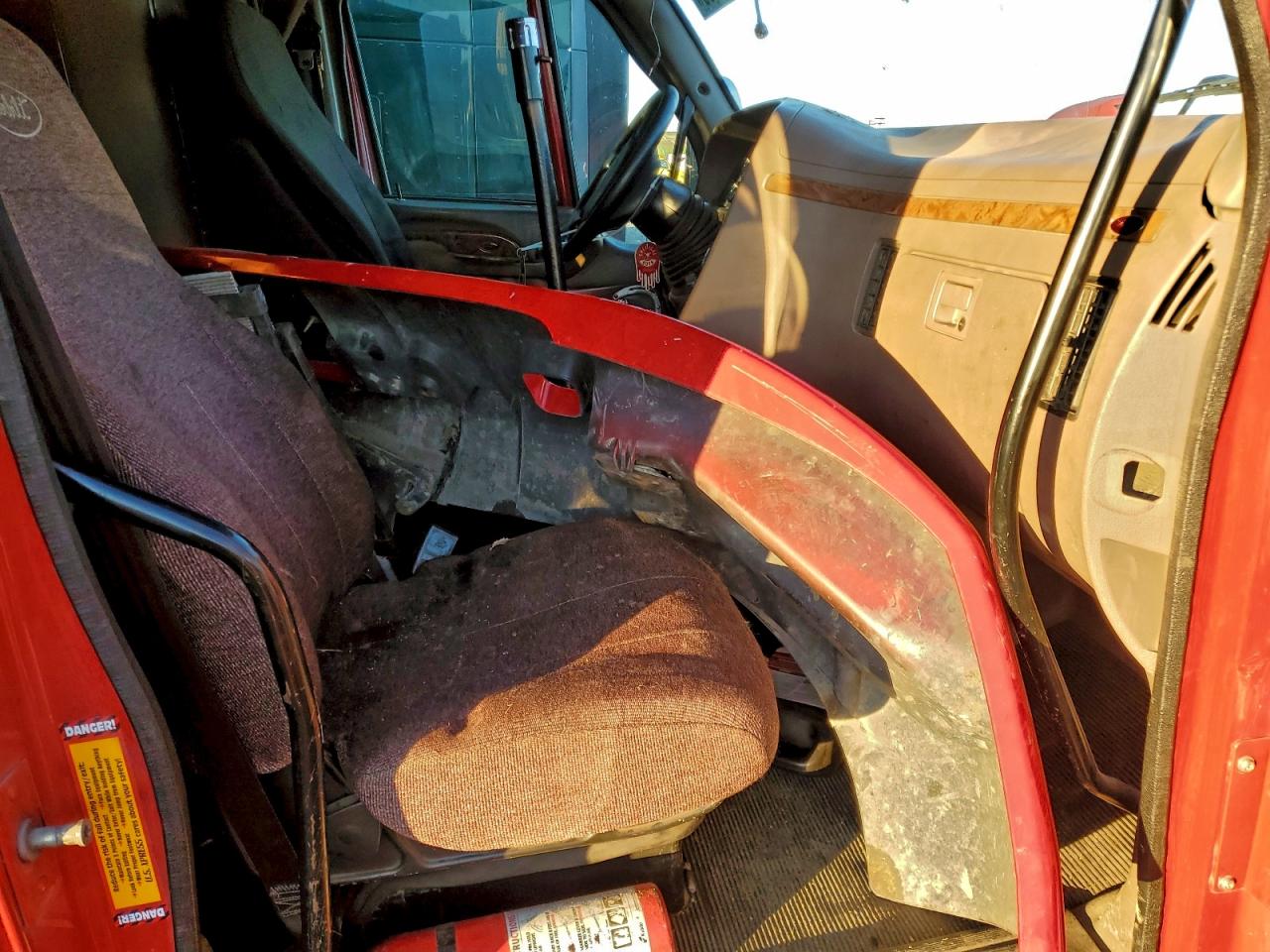 Peterbilt Tractor 587