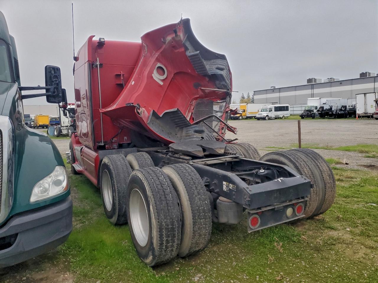 Peterbilt Tractor 587