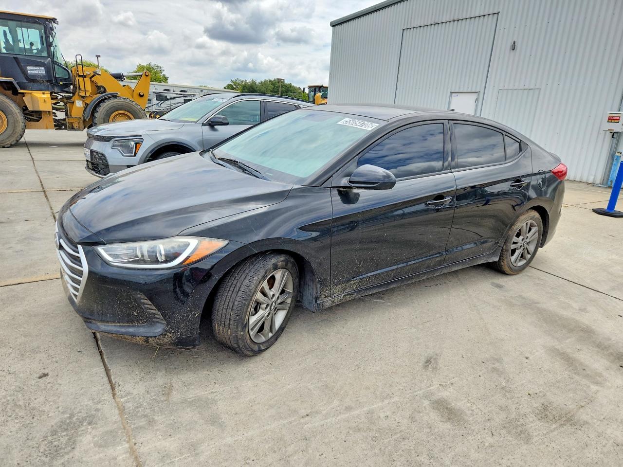 Salvage Hyundai ELANTRA Image