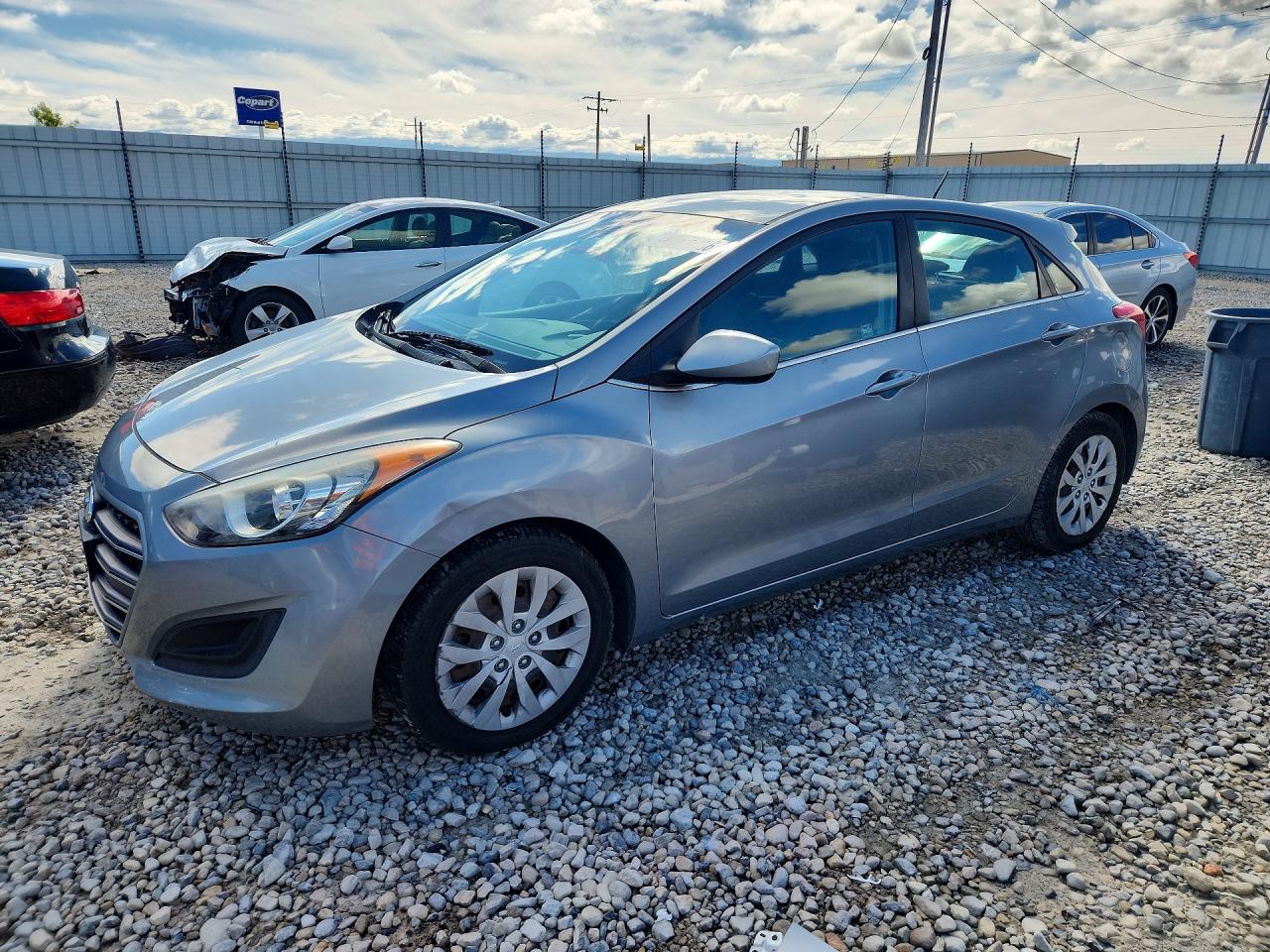 Salvage Hyundai ELANTRA Image