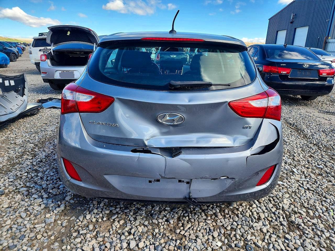Hyundai ELANTRA Base