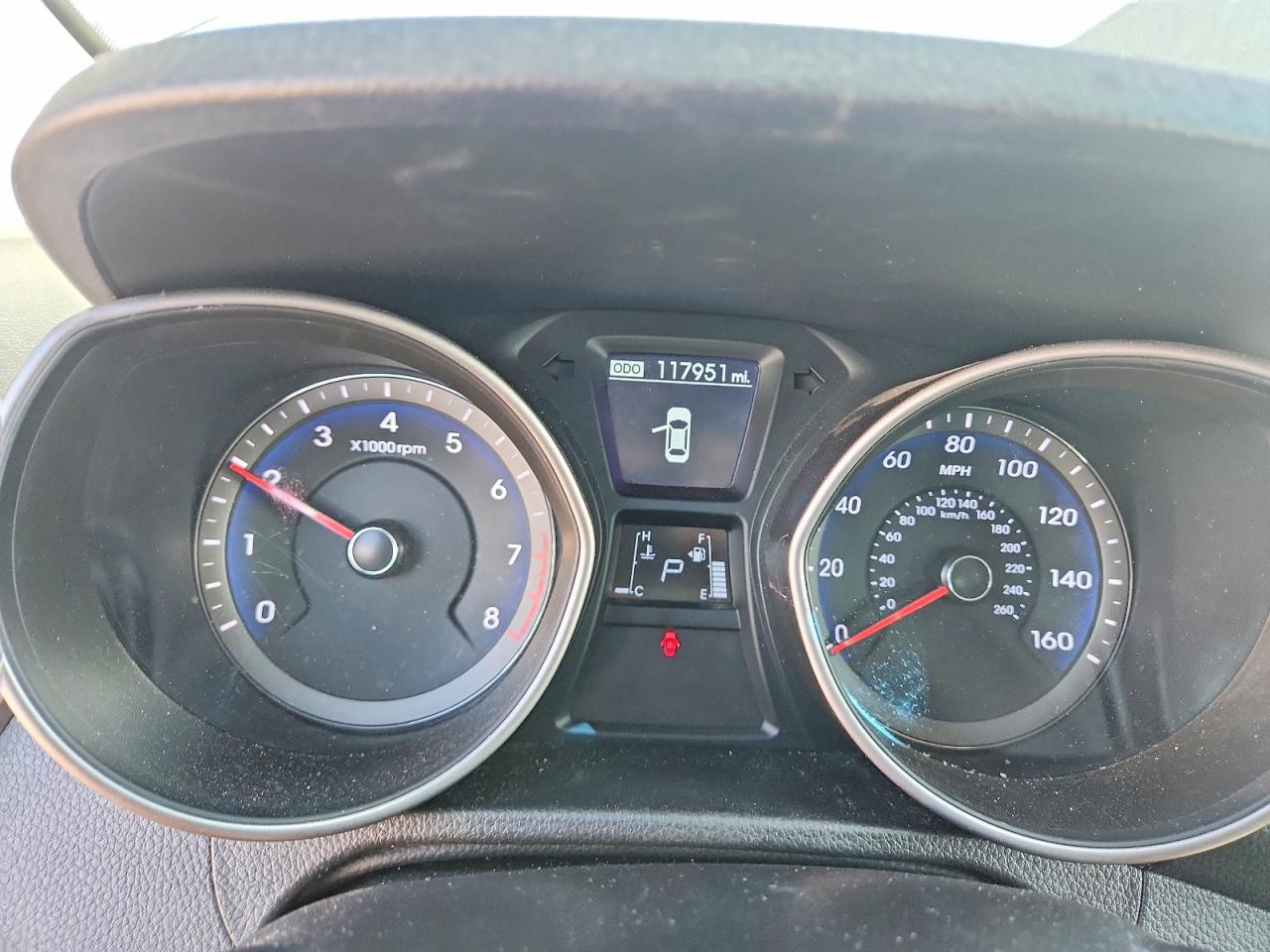 Hyundai ELANTRA Base