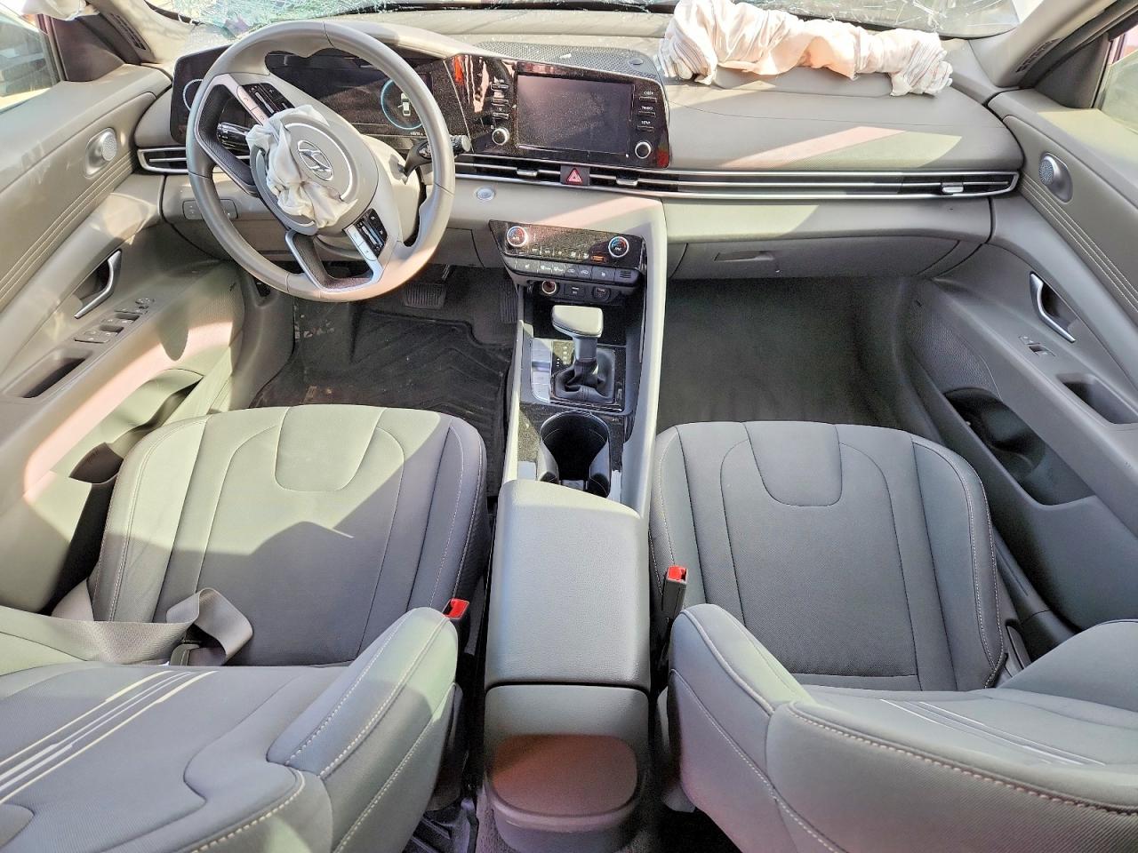 Hyundai ELANTRA Sel