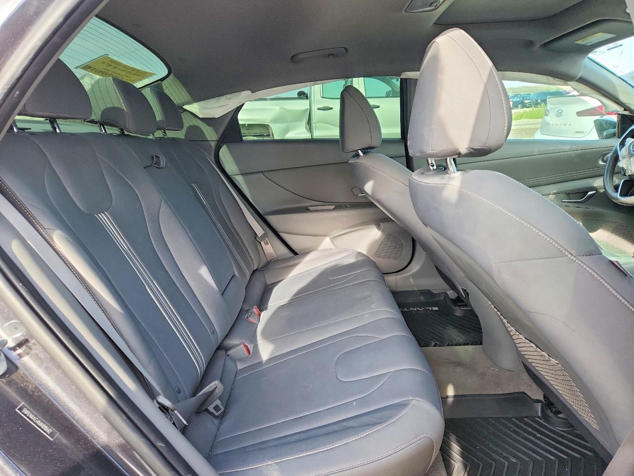 Hyundai ELANTRA Sel