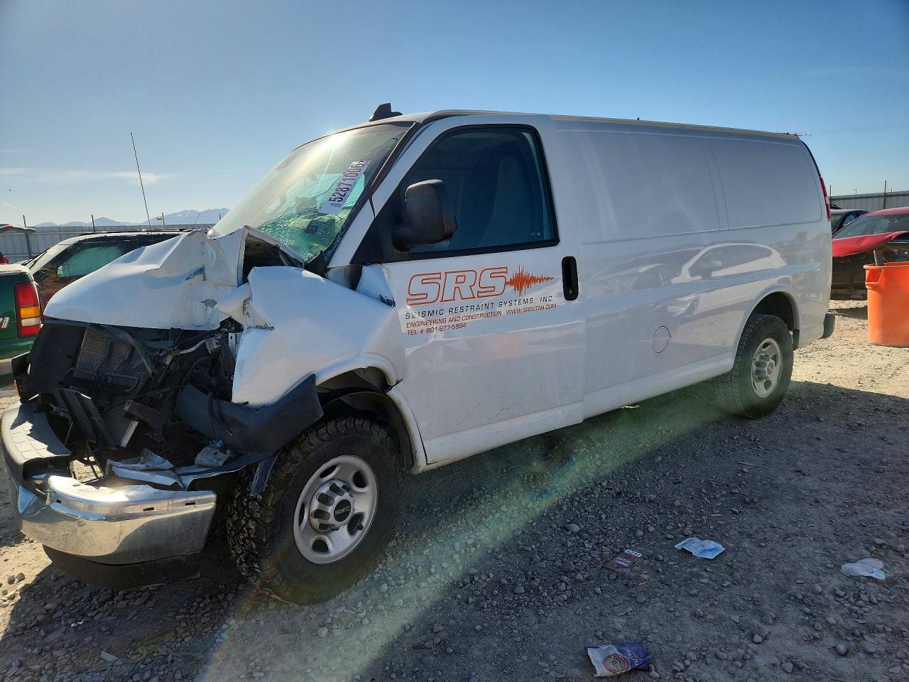 Salvage GMC Savana Image
