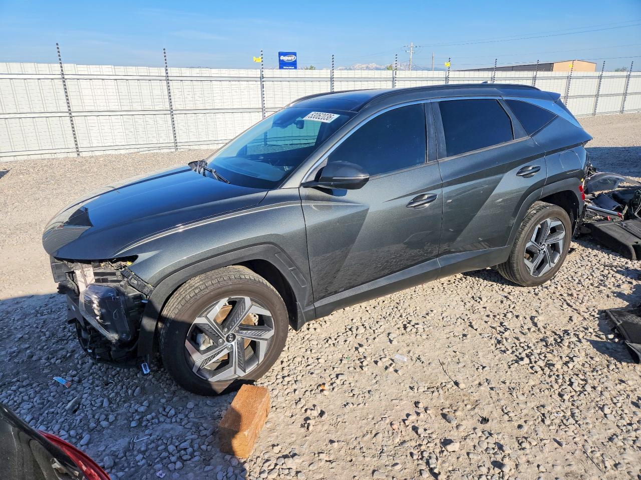 Salvage Hyundai TUCSON Image