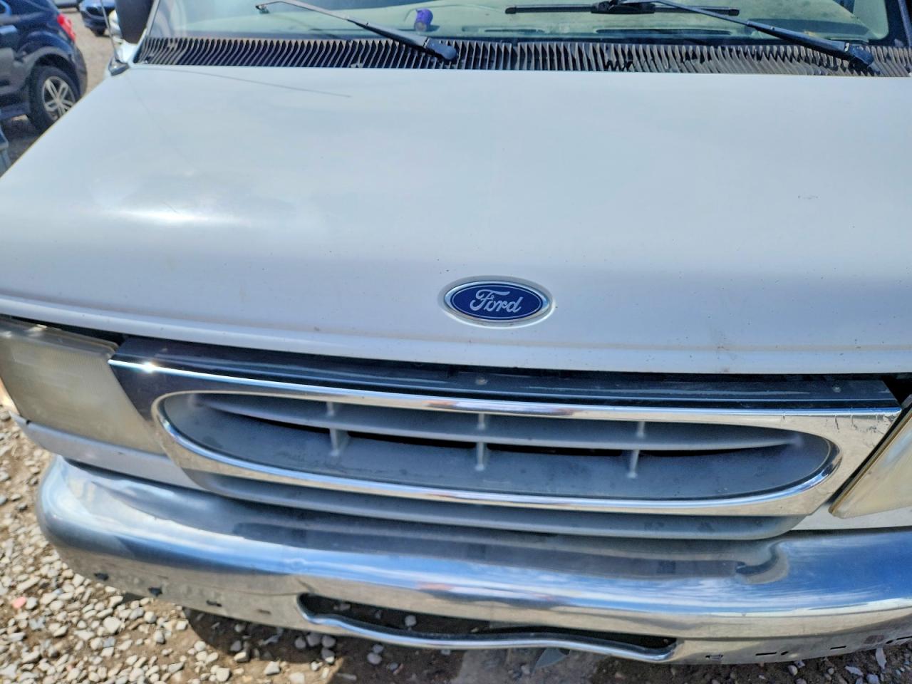 Ford Econoline E350 Van