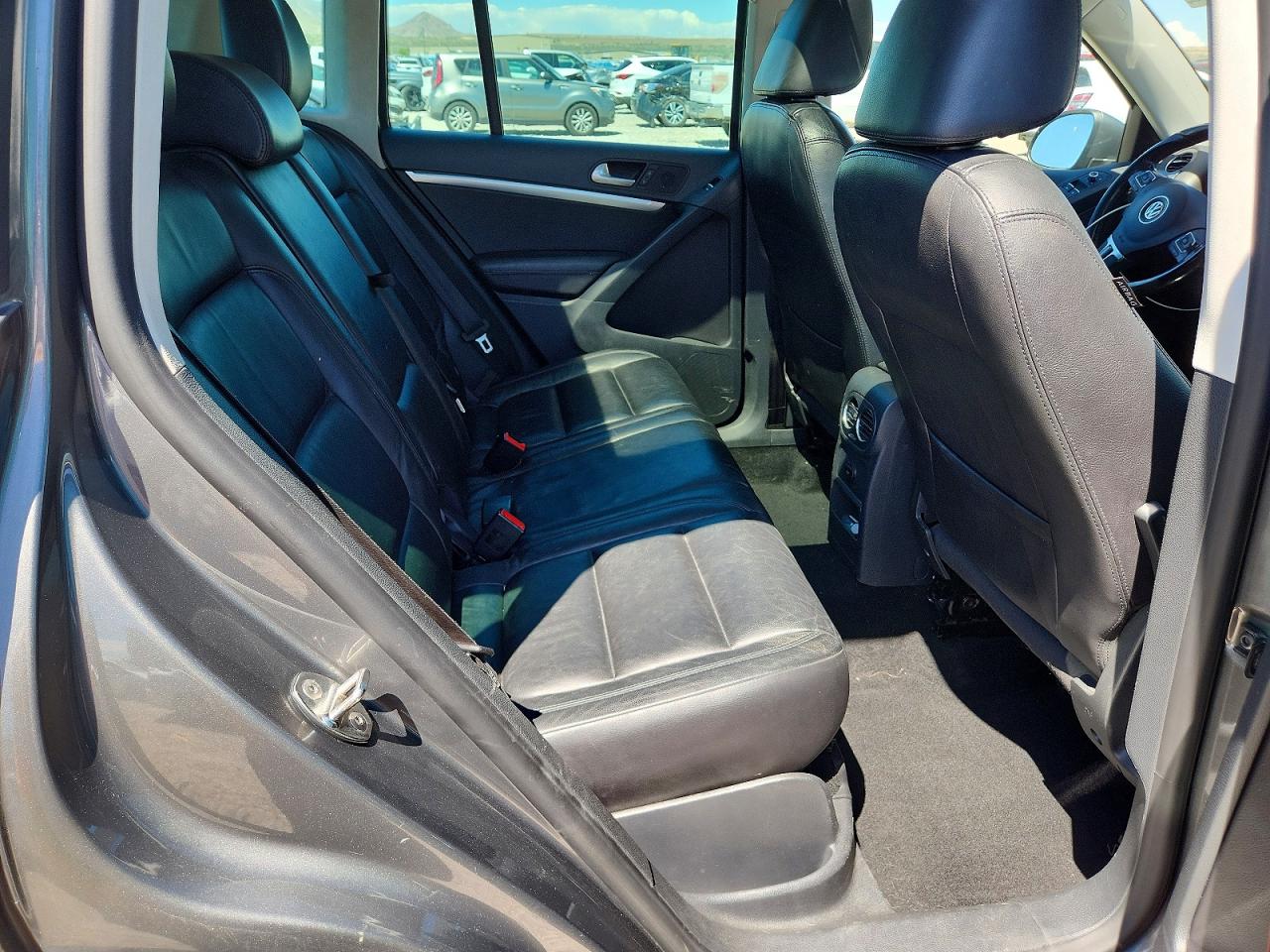 Volkswagen Tiguan S